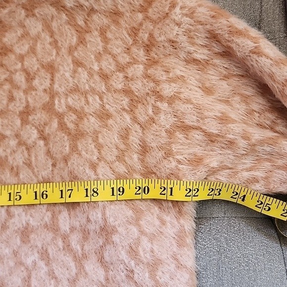 Listicle faux fur cheetah print sweater size M - Picture 7 of 9